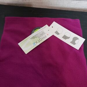 NWT UR Wellness Boundary Series Protx2 Neck Gaiter in Bright Berry‎